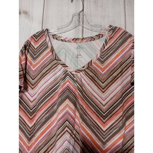 St Johns Bay Womens Brown Pink Chevron Print Short Sleeve Top Plus Size - Picture 3 of 7